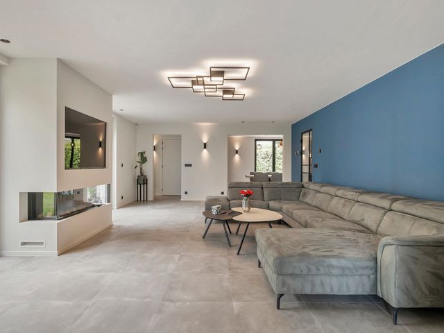 Leeuweriklaan 4  , Ravels