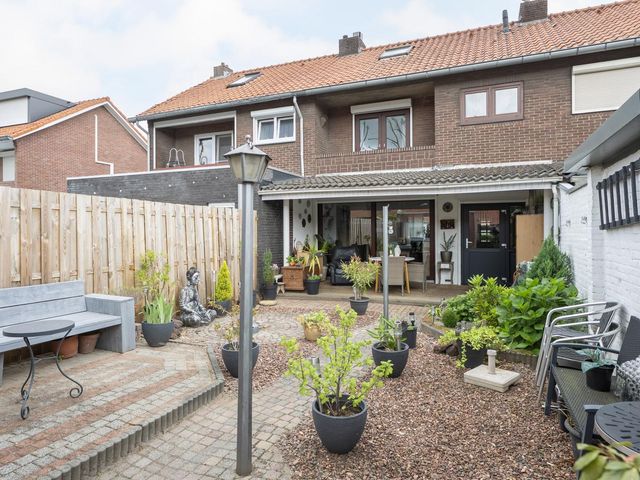 Oleanderstraat 33, Geleen