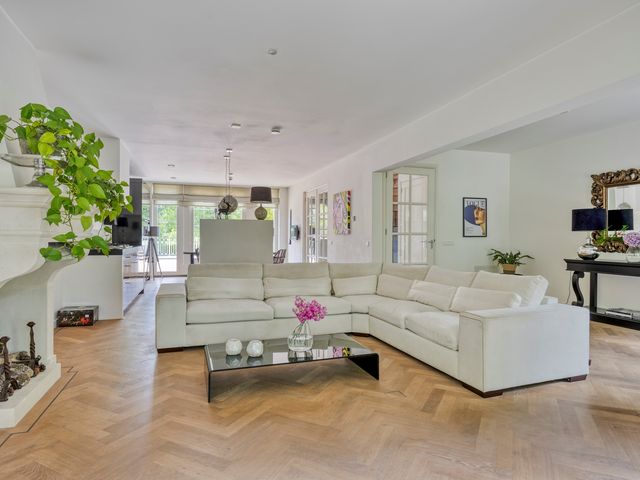 Vleeresteyn 20, Oegstgeest