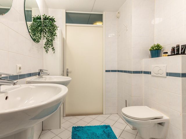 Vooronder 56, Almere