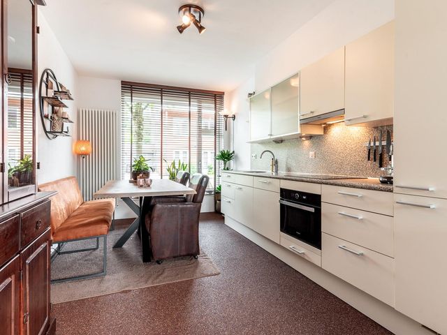 Vooronder 56, Almere
