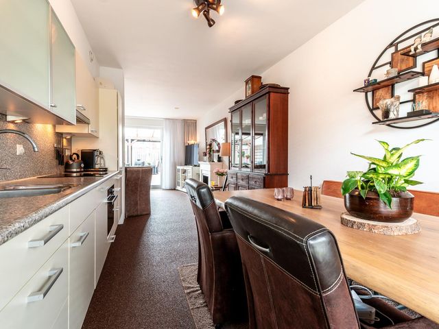 Vooronder 56, Almere