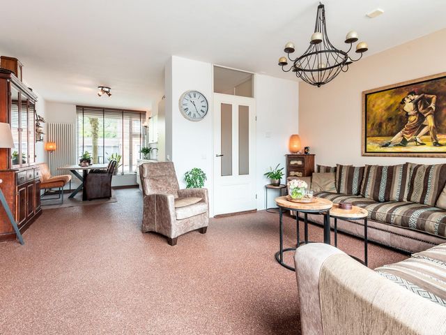 Vooronder 56, Almere