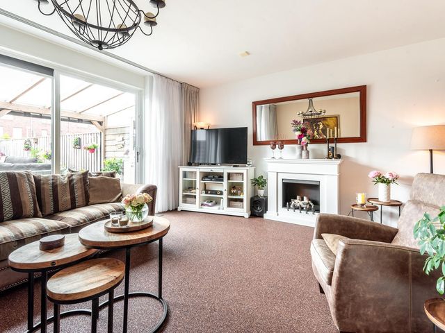 Vooronder 56, Almere