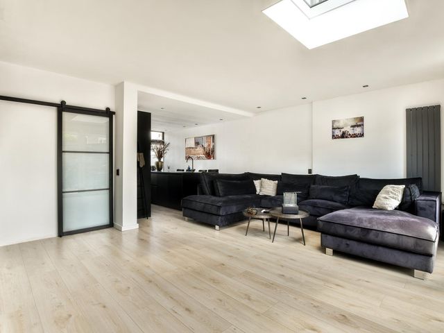 Van der Veenstraat 11, Reeuwijk