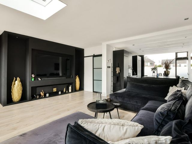 Van der Veenstraat 11, Reeuwijk