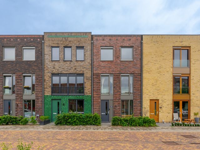 Donatellostraat 48, Lent