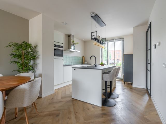 Donatellostraat 48, Lent