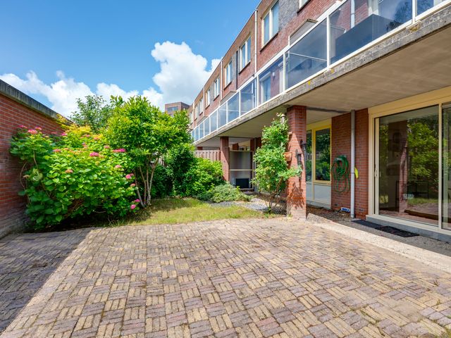 Van Ommerenhaven 10, Barendrecht