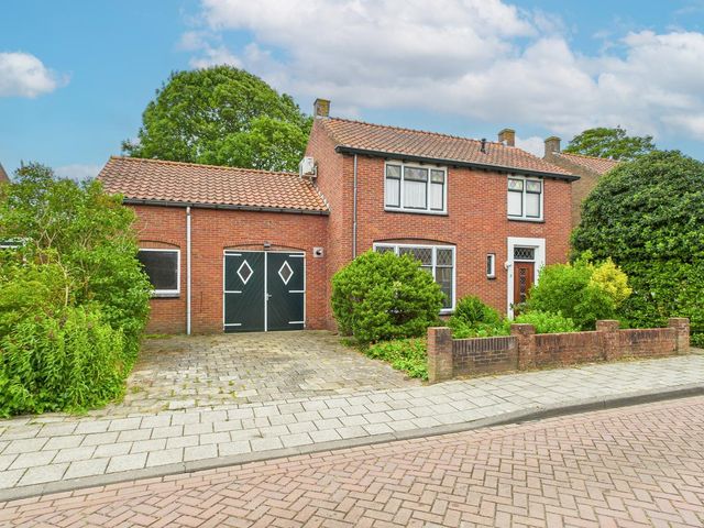 Julianastraat 10, Oost-Souburg