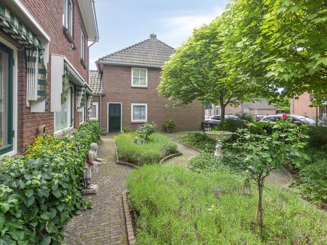 Kerkplein 11, Dalfsen
