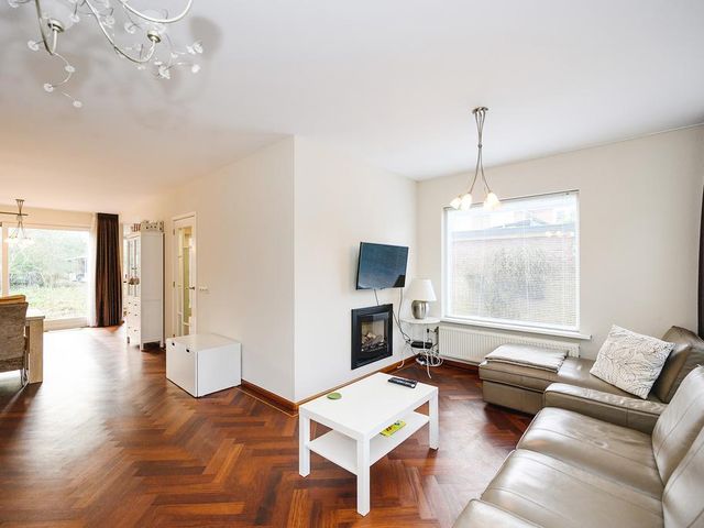 Dr. Kuyperlaan 25, Velsen-Zuid