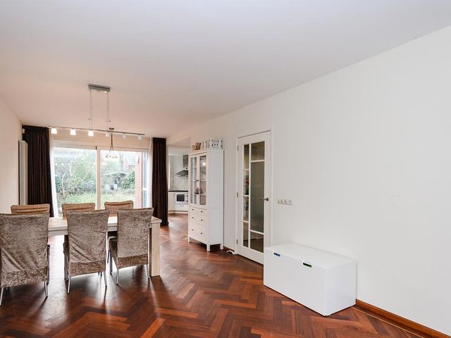Dr. Kuyperlaan 25, Velsen-Zuid