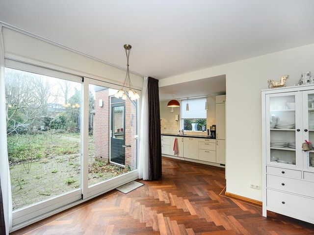 Dr. Kuyperlaan 25, Velsen-Zuid