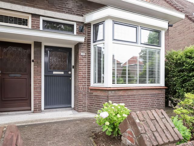 Burgemeester Smeelelaan 15, Waalwijk