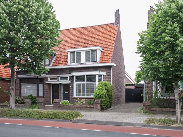 Burgemeester Smeelelaan 15, Waalwijk