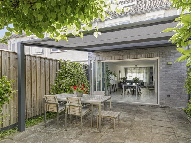 Etty Hillesumlaan 20, Kloetinge