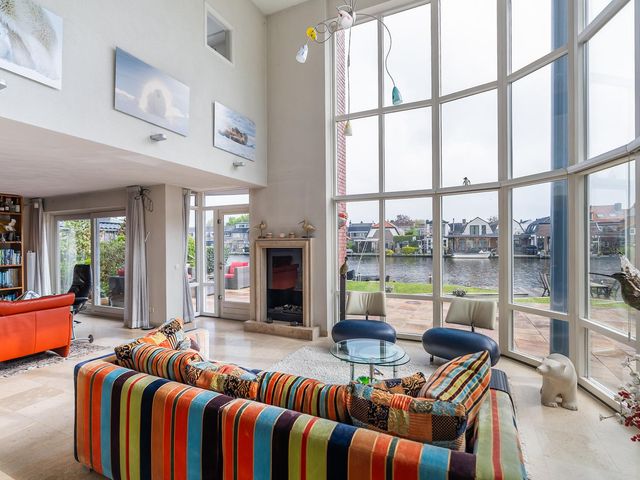Hoge Rijndijk 91, Zoeterwoude