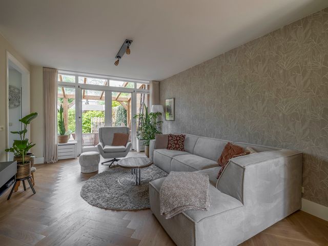 Peuleyen 128, Waddinxveen