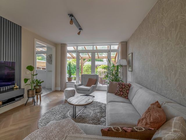 Peuleyen 128, Waddinxveen