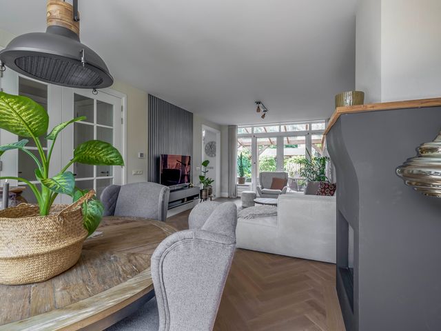 Peuleyen 128, Waddinxveen