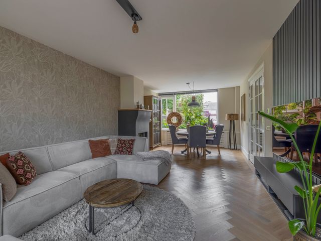 Peuleyen 128, Waddinxveen