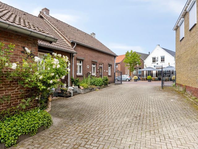 Markt 20, Montfort