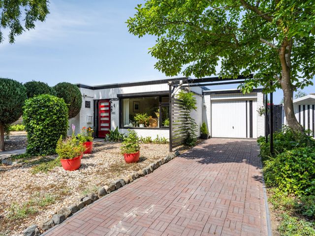 Keucheniuslaan 4, Axel