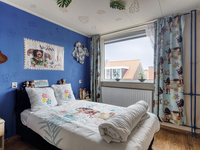 Leeuwstraat 11, Halsteren