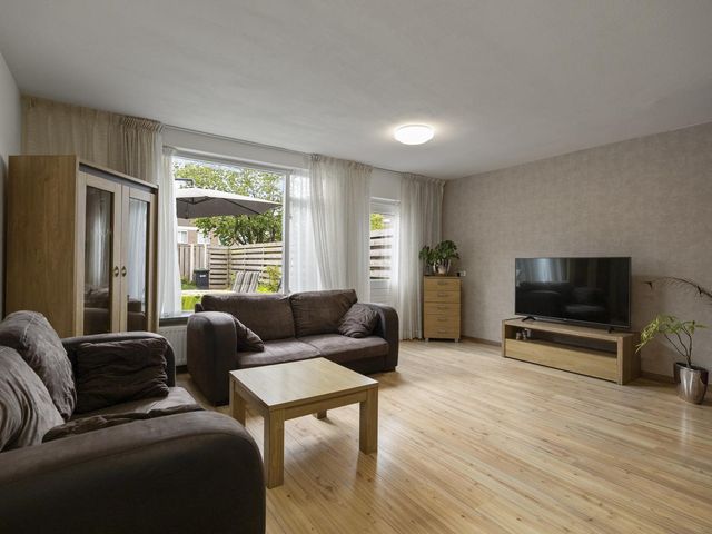 Doorzwin 4174, Julianadorp