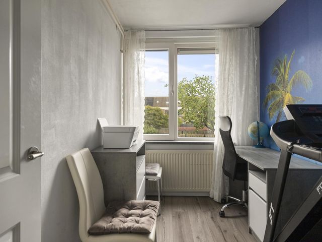 Doorzwin 4174, Julianadorp