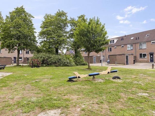 Doorzwin 4174, Julianadorp