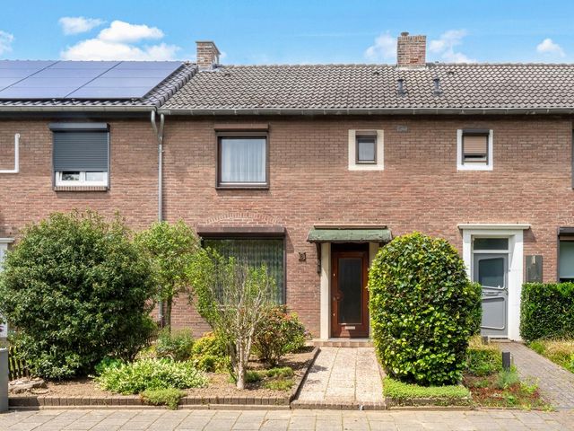 Torenstraat 6, Oirsbeek