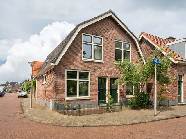 Surinamestraat 32, Enschede