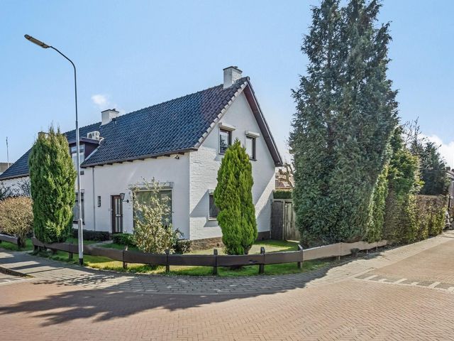 Margrietstraat 5, Zetten
