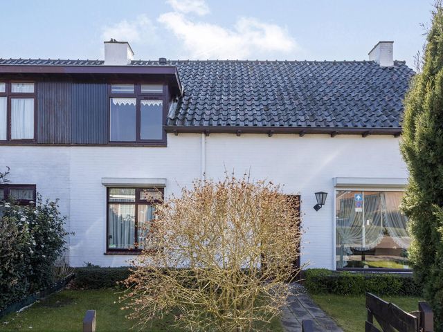 Margrietstraat 5, Zetten