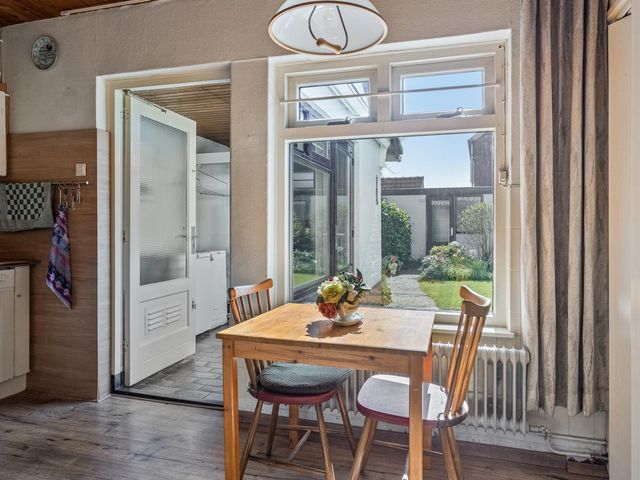 Margrietstraat 5, Zetten