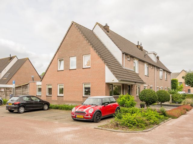 Korfmakerslaan 1, Voorthuizen