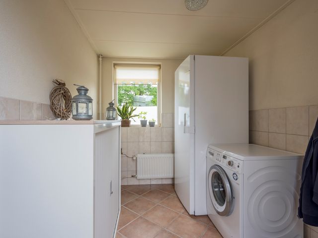 Korfmakerslaan 1, Voorthuizen
