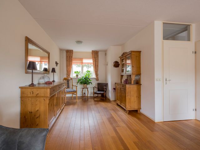 Korfmakerslaan 1, Voorthuizen