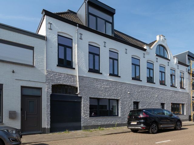 Oostdam 51, Sas Van Gent
