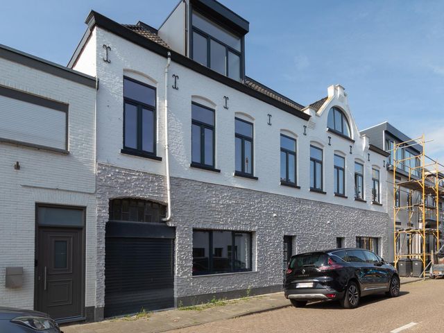 Oostdam 51b, Sas Van Gent