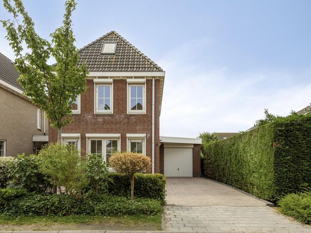 Van Overveststraat 6, Oud-Vossemeer