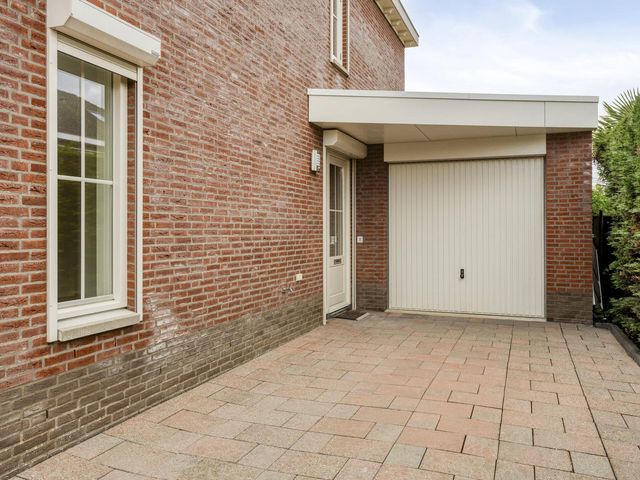 Van Overveststraat 6, Oud-Vossemeer