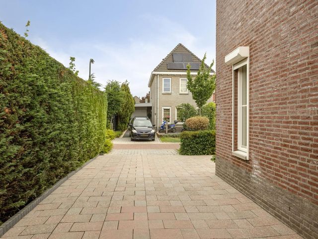 Van Overveststraat 6, Oud-Vossemeer