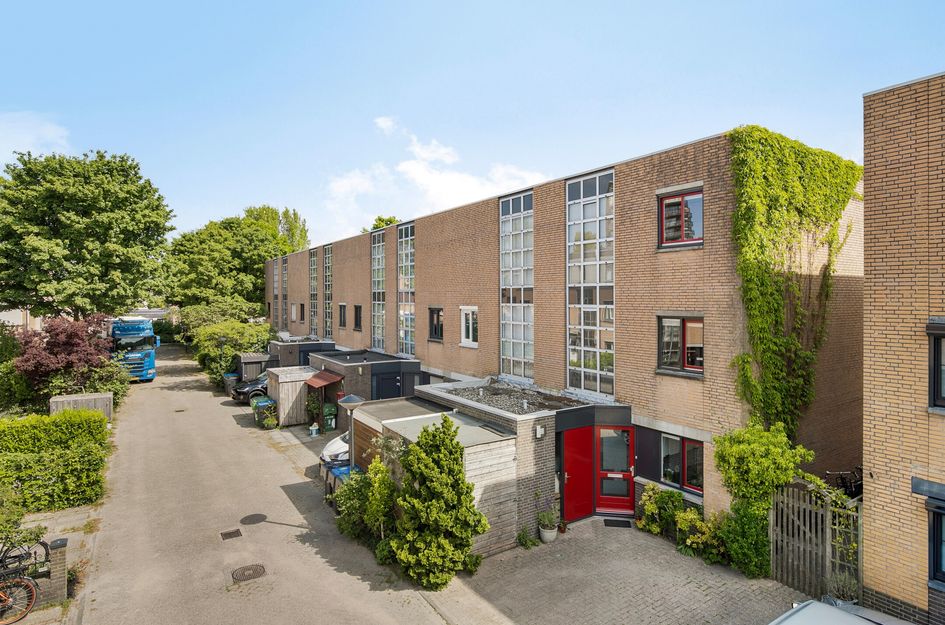 Ann Burtonstraat 13
