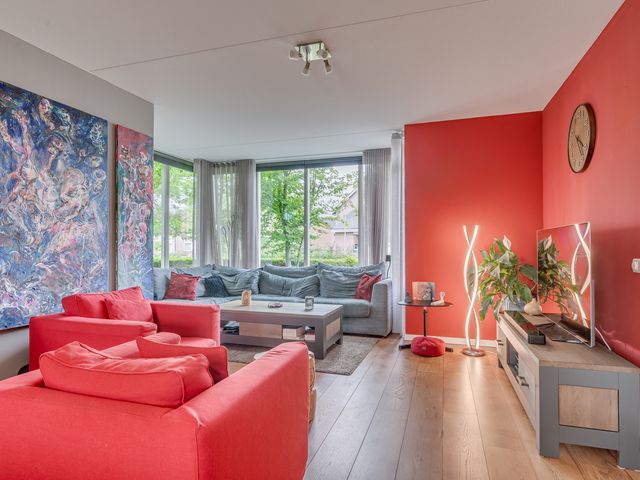Burgemeester Claessenstraat 12, Reuver