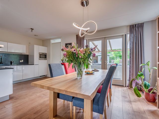 Burgemeester Claessenstraat 12, Reuver