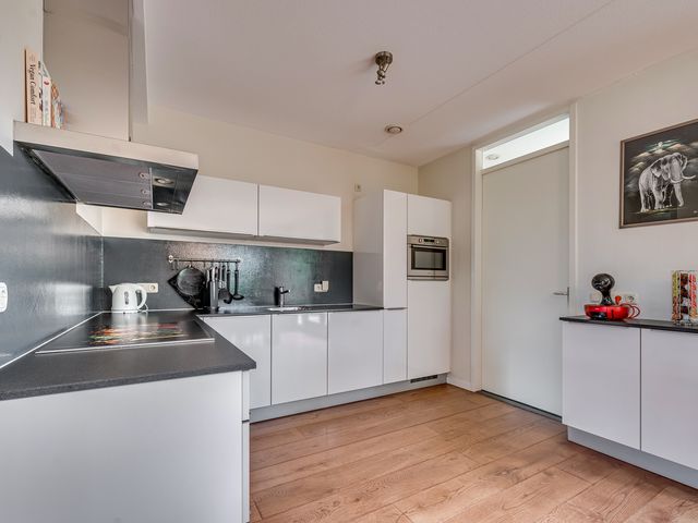 Burgemeester Claessenstraat 12, Reuver