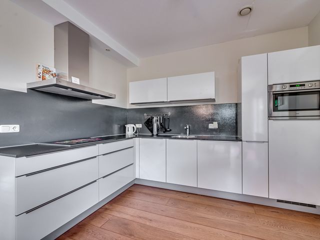 Burgemeester Claessenstraat 12, Reuver